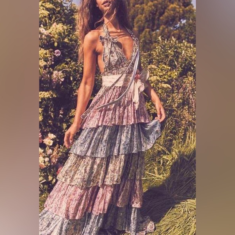 LOVESHACKFANCY Clarissa tiered metallic halter gown - Picture 9 of 10